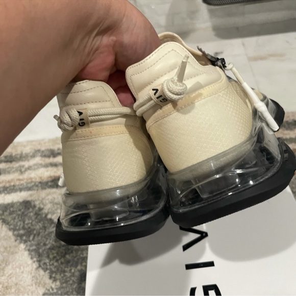 Givenchy Spectre Sneakers - Picture 7 of 13